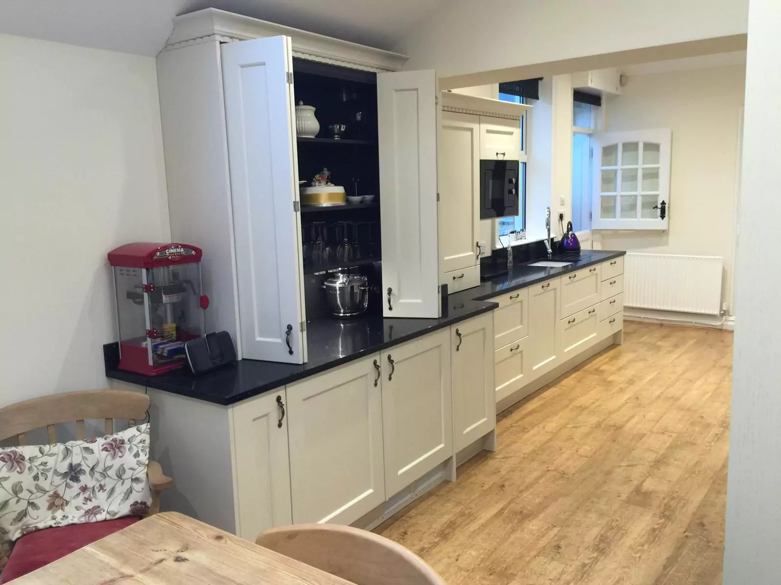 Modern High-Gloss Kitchen