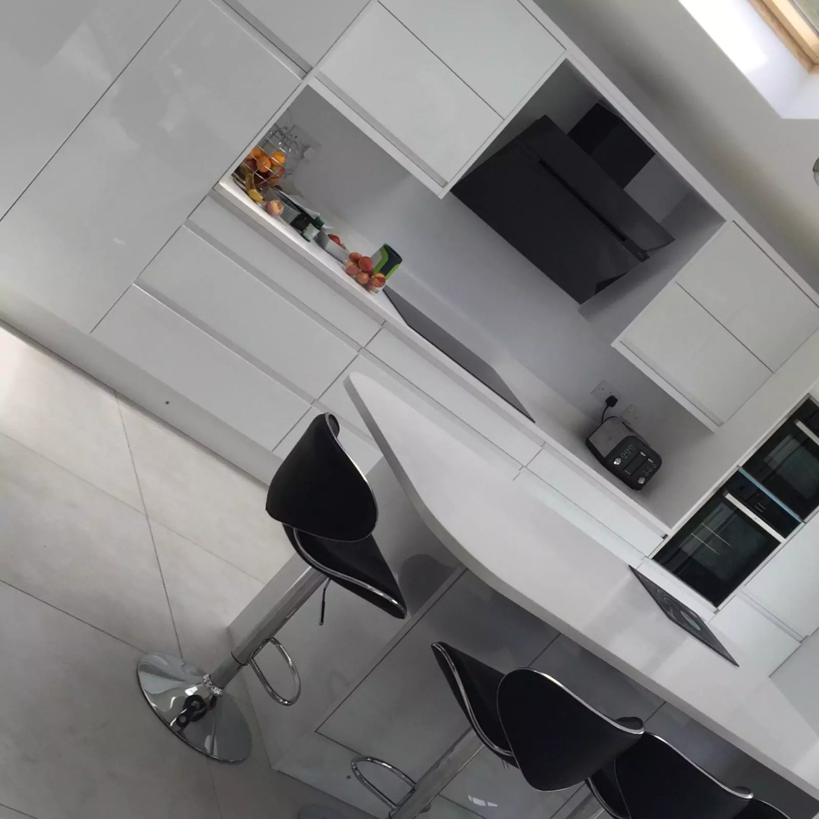 Contemporary Kitchen with Feature Wall