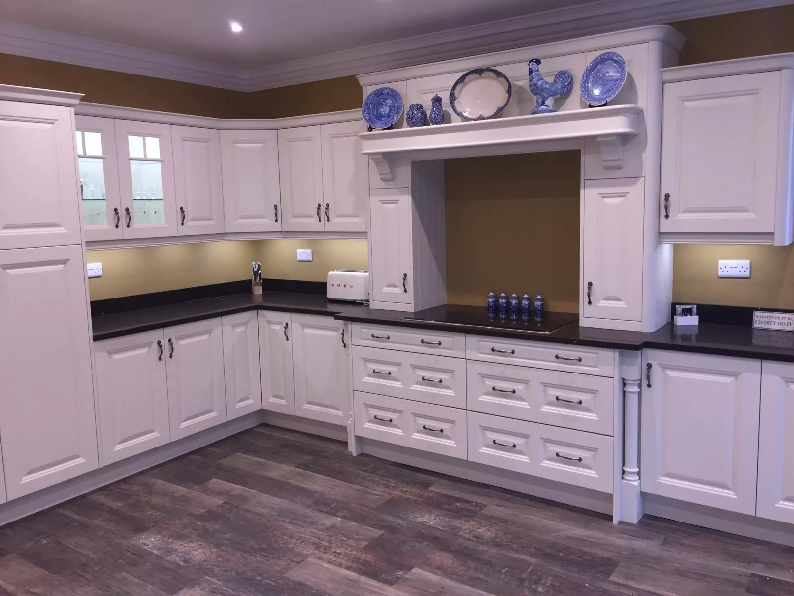 Modern Kitchen with Tile Backsplash
