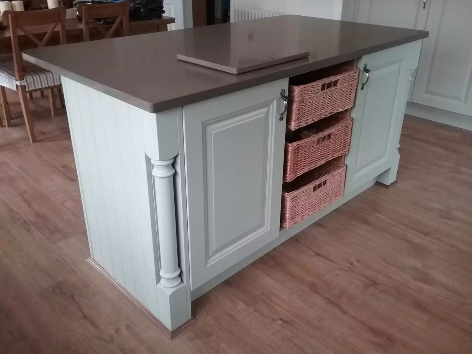 Traditional Kitchen with Range Cooker